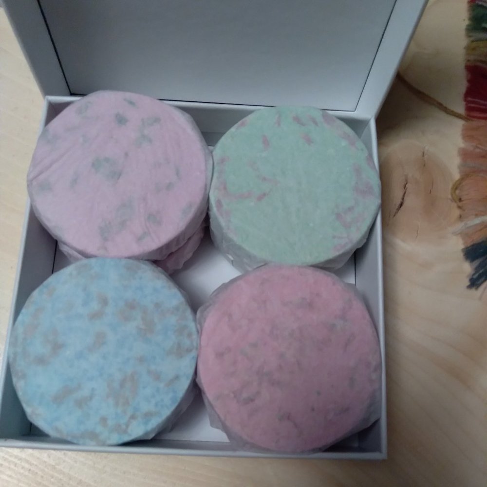 SALE 3/$12 NIB shower steamer tabs. Box of 8.  The Best  Royal Gift for Queen